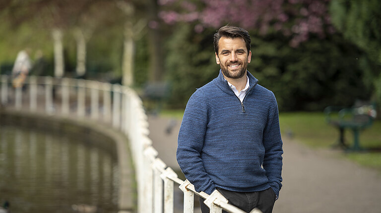 Bobby Dean MP headshot